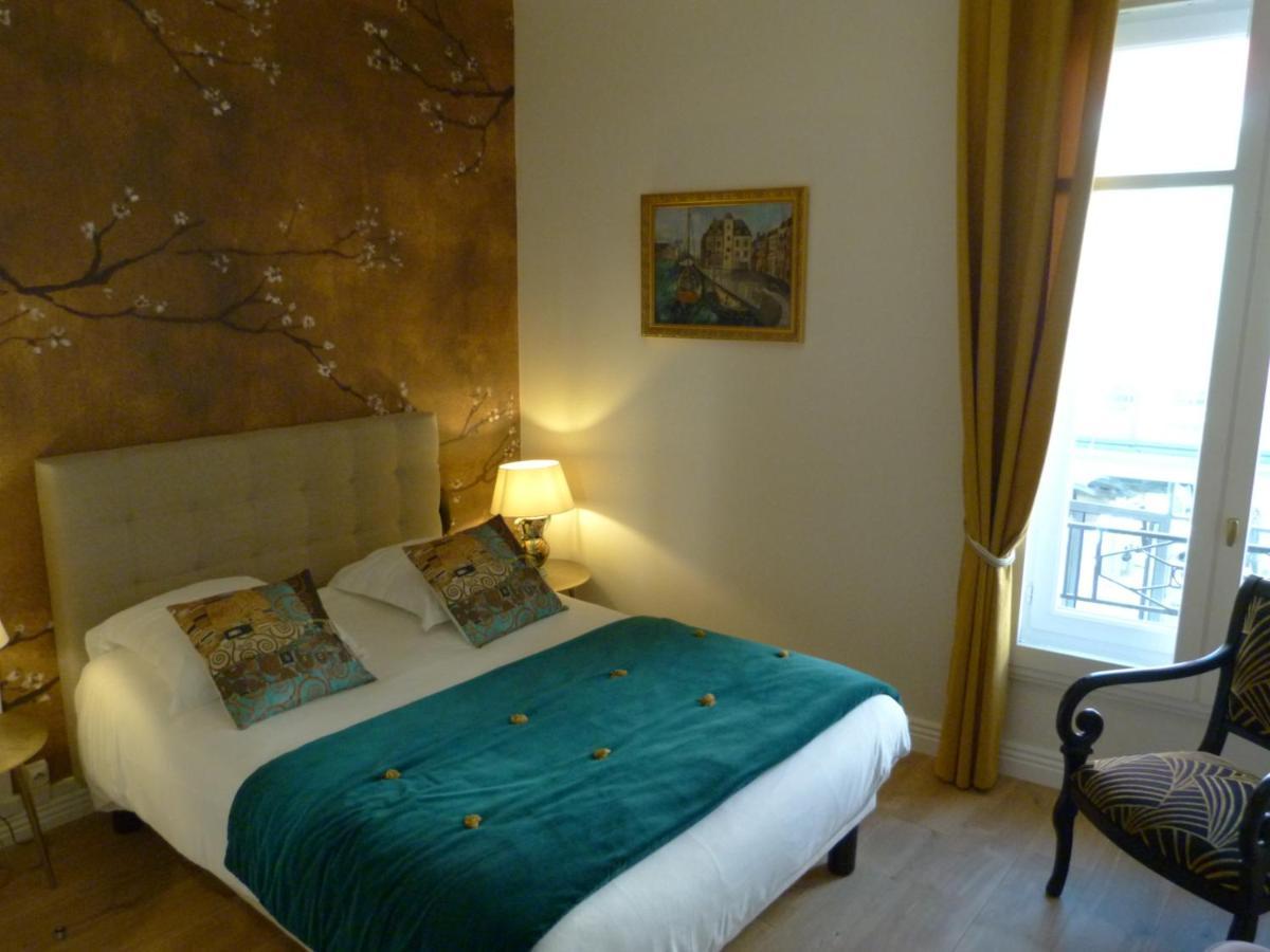 Hotel Le Bretagne 반느 외부 사진